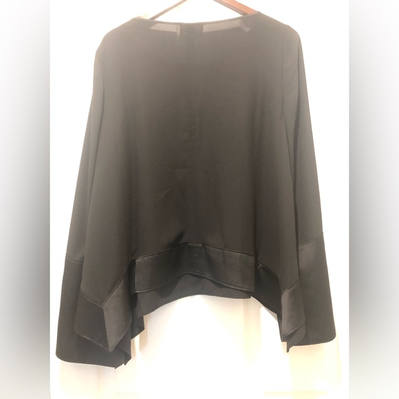 🥳B-DAY SALE❤️NWT Cinq A Sept Maia Flare-Sleeve Keyhole Blouse - Picture 4 of 11